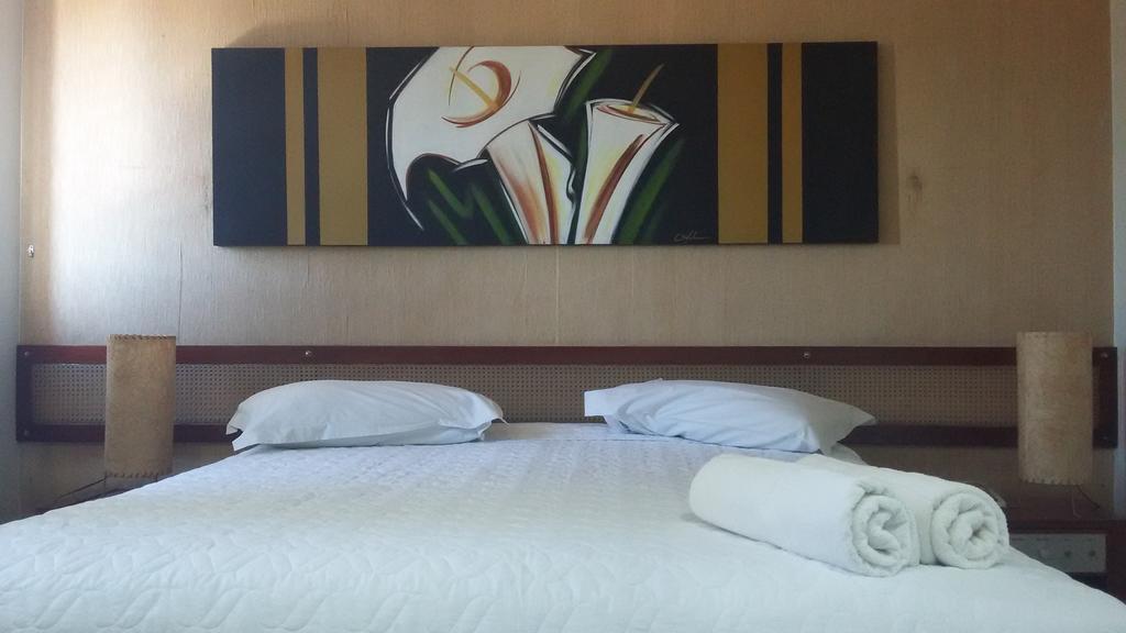 Hotel Monte Rey Montes Claros Esterno foto