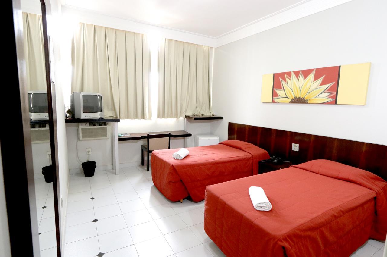 Hotel Monte Rey Montes Claros Esterno foto