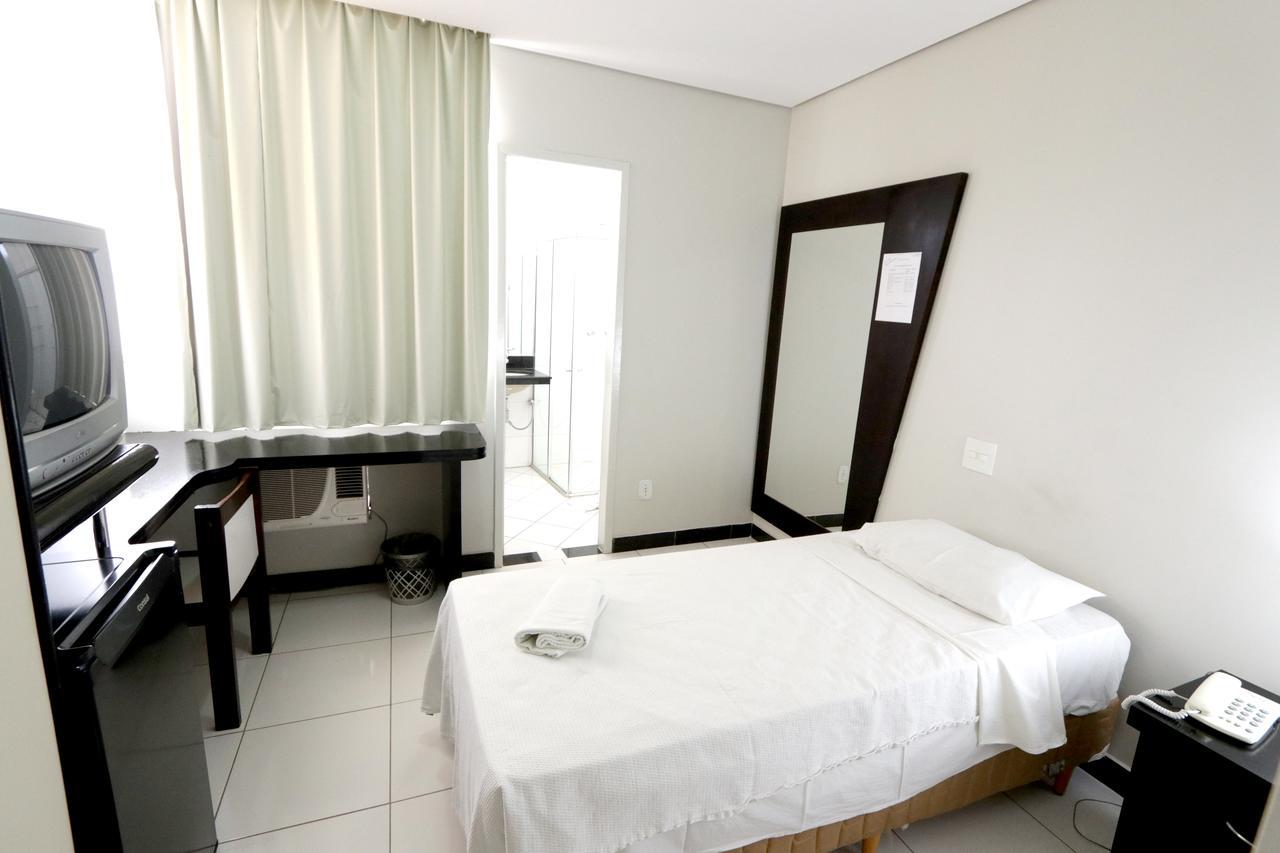 Hotel Monte Rey Montes Claros Esterno foto